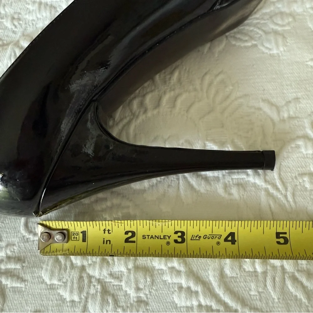 Stuart WEITZMAN Black Patent Leather peep toe Heels Size 8.5